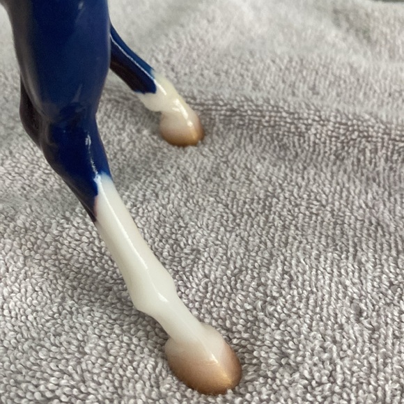 ๐ Breyer Horse Spectrum 2020 Flagship Model Glossy - Picture 15 of 16